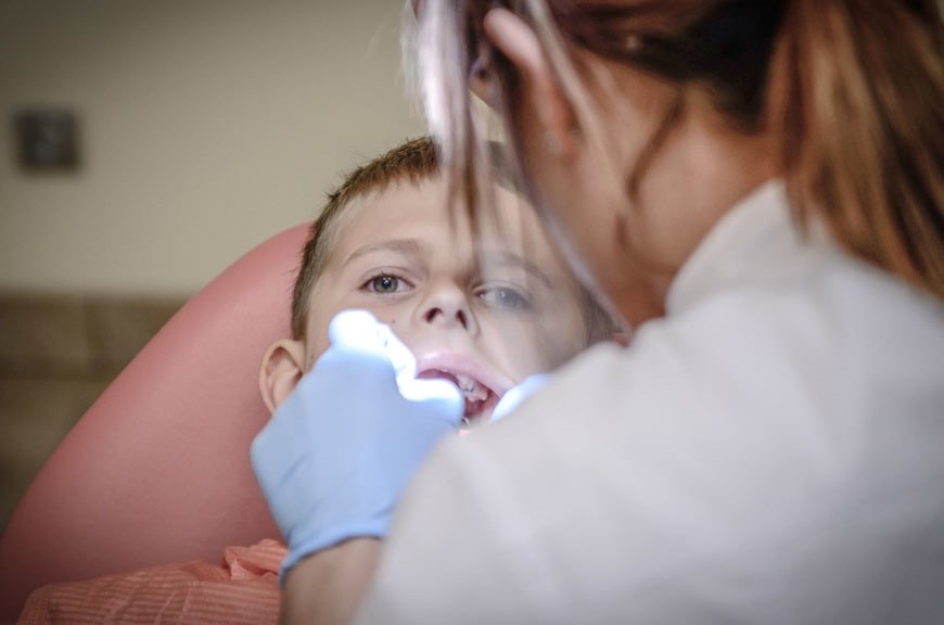 عصبکشی دندان کودکان